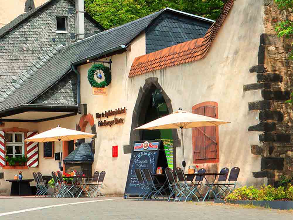 Käs Sommerbühne im Bier und Apfelweinlokal Friedberger Warte, Open Air, 10. Juli bis 4. September 2023