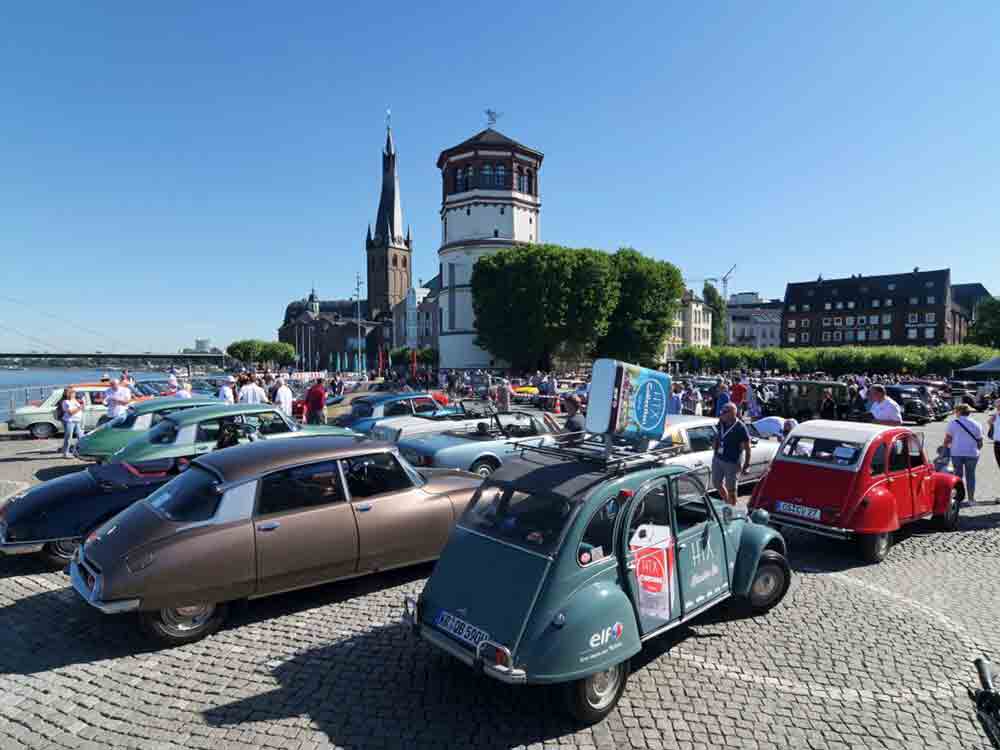 Innovation trifft Tradition: DS Automobiles elektrisiert die Oldtimer Rallye »Tour de Düsseldorf« mit dem DS 3 E Tense
