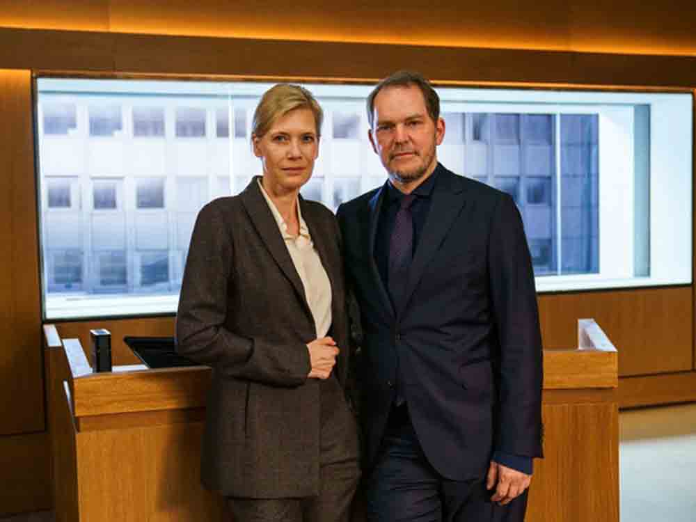 Drehstart zu ZDF Coproduktion, Matti Geschonneck verfilmt Justizdrama »Sie sagt. Er sagt. Nach Ferdinand von Schirach«