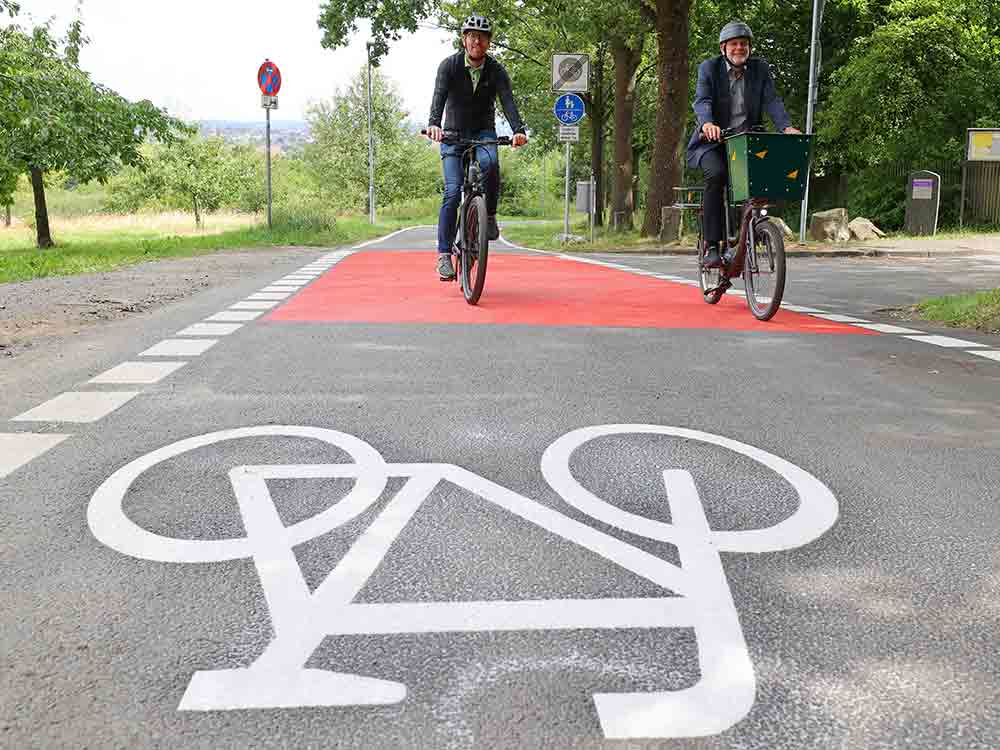 Helleböhnweg: Kassels neue längste Radverkehrsanlage mit erster smarter Beleuchtung verbindet Süsterfeld Helleböhn mit Wehlheiden