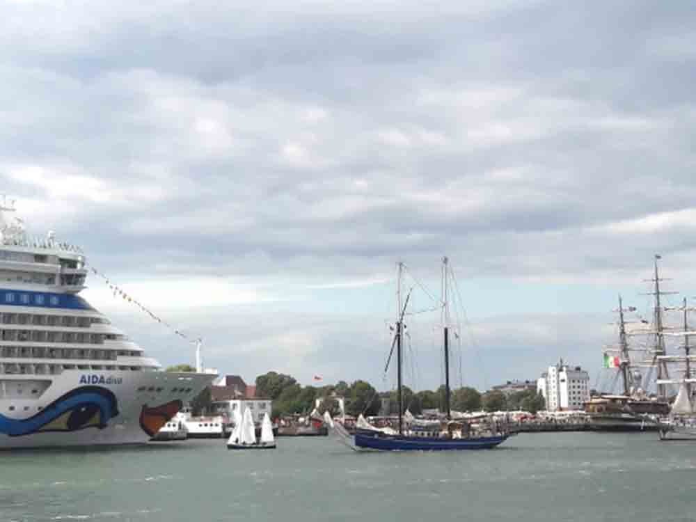 Als Sponsor an Bord: So wird AIDA Cruises die Hanse Sail 2023 prägen, starke Partner in Rostock