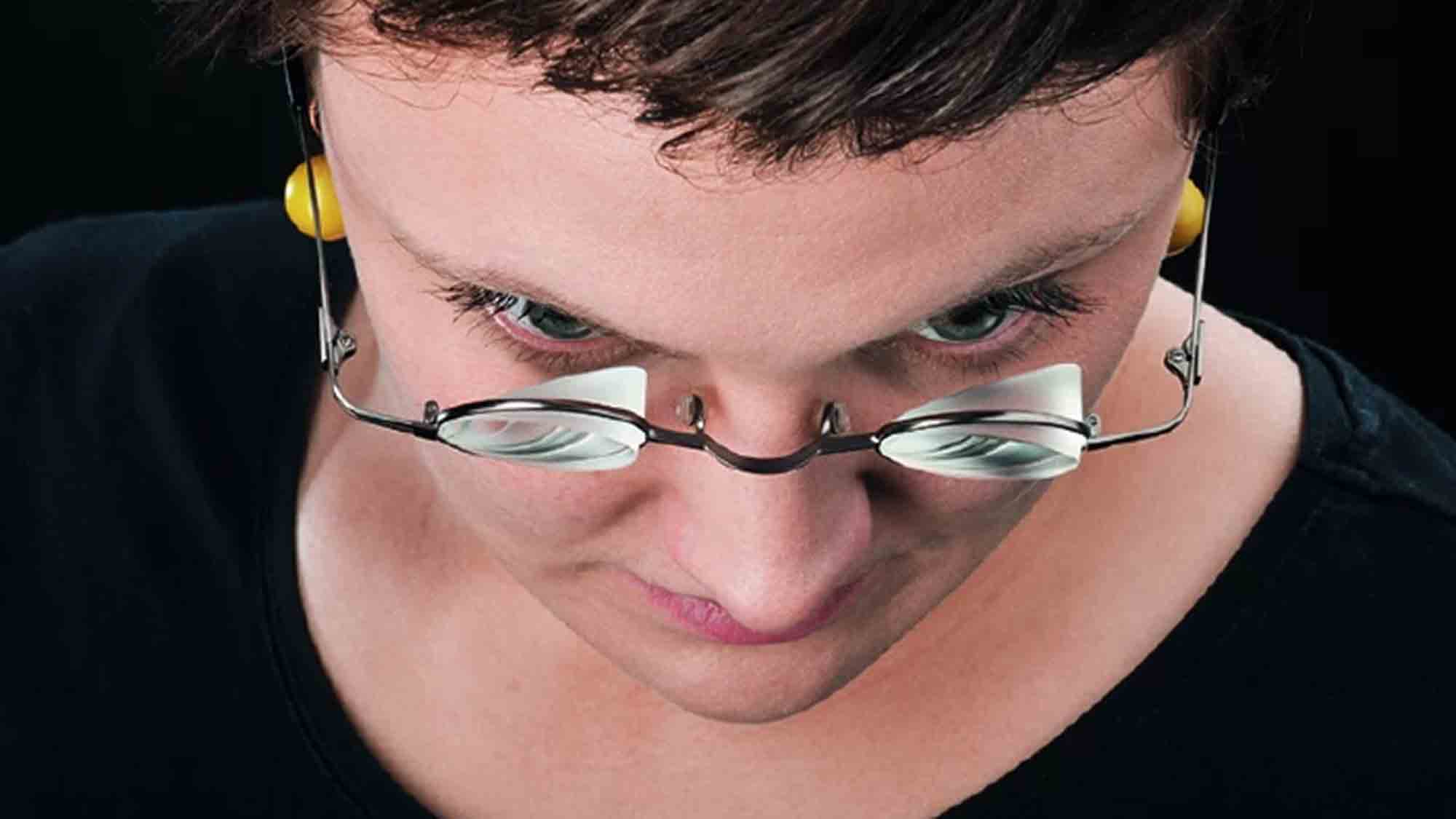 Augenoptik Foto Studio Geldmacher, wieder Freude am Sehen trotz »blinden Fleck« dank spezieller AMD Brille