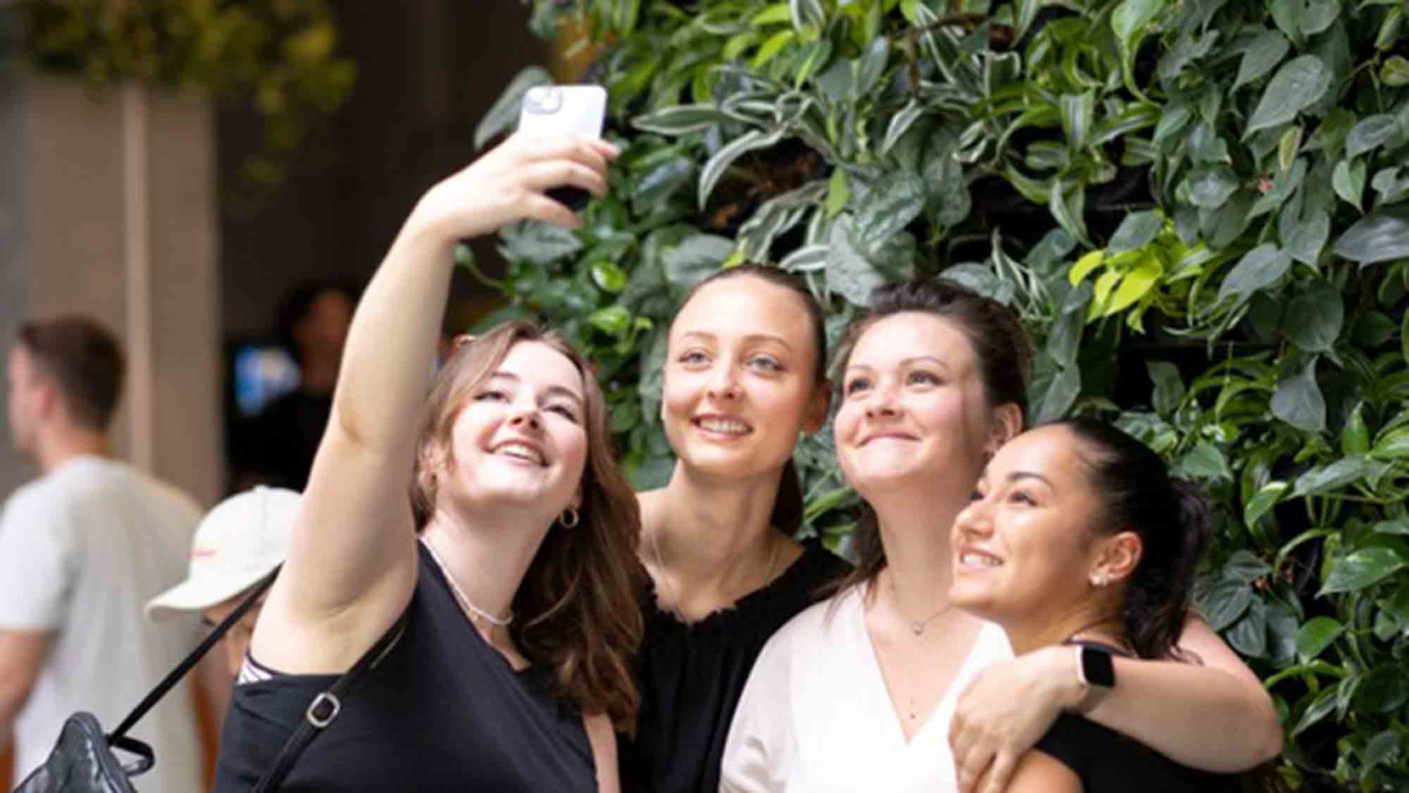 A & O will’s wissen: Gemeinsam mit jungen Influencern macht Berliner Hostelkette Tempo bei Nachhaltigkeit