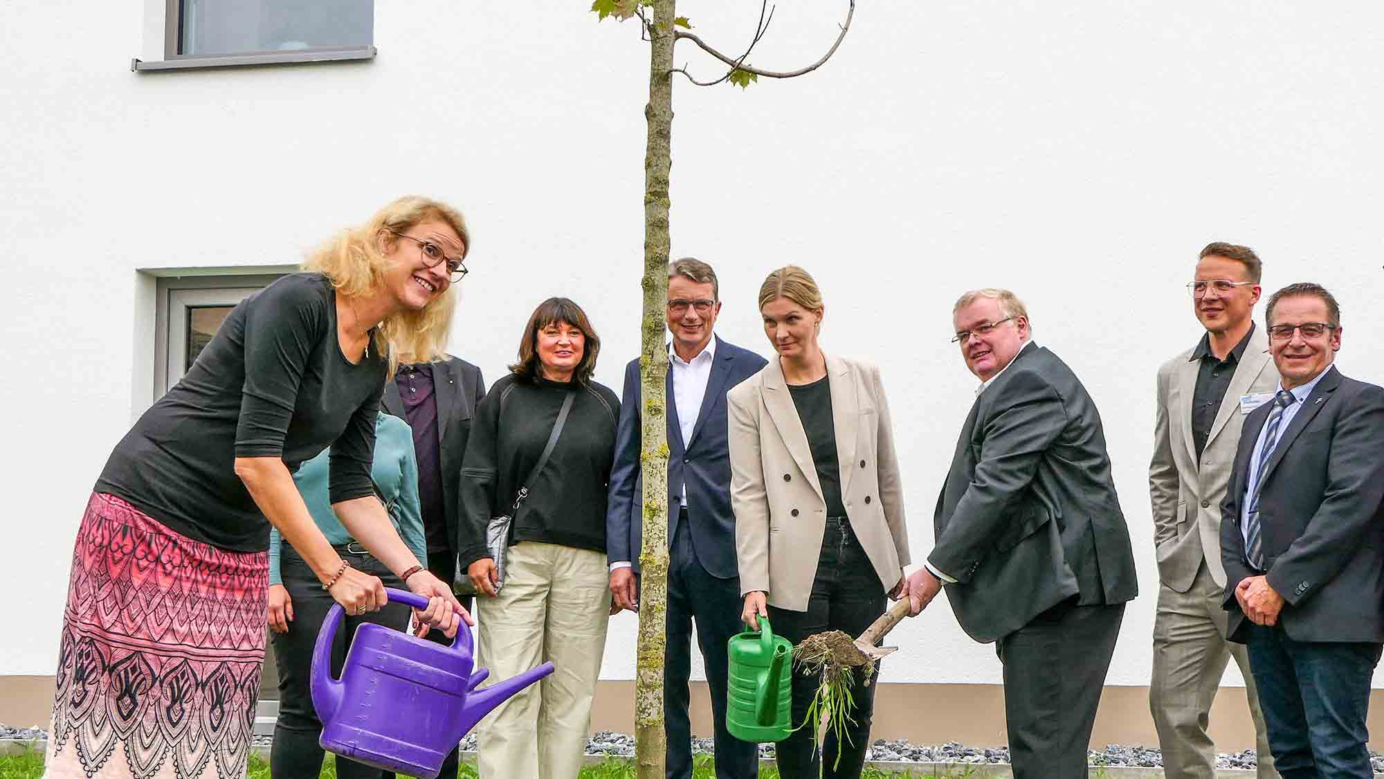 Diakonie feierte Eröffnung des Wohnens am Ahornpark, Bürgermeister Mettenborg: »Das richtige Haus am richtigen Platz«