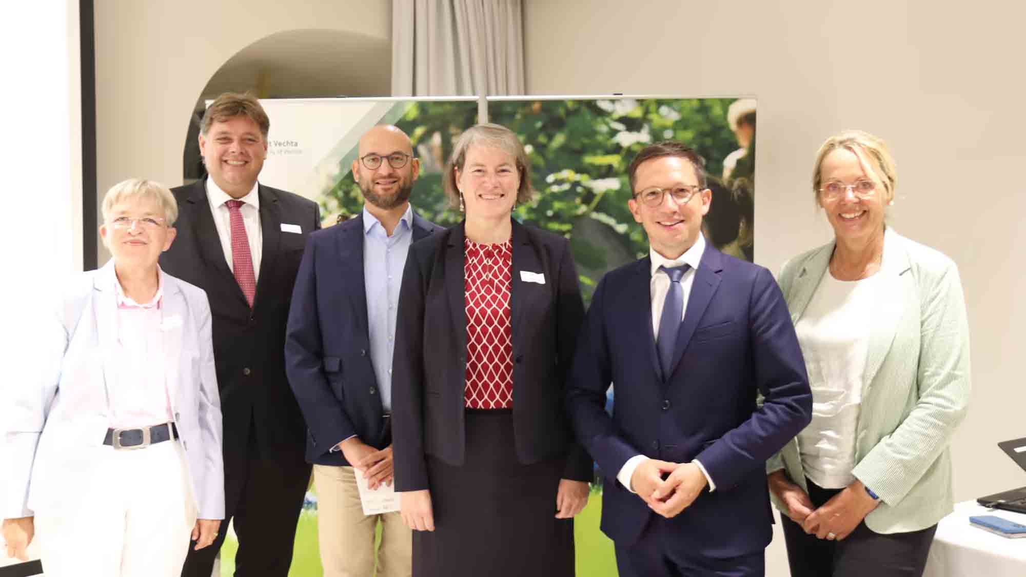 Universität Vechta bietet Lösungen für Herausforderungen der ländlichen Räume, Parlamentarischer Abend im Leineschloss Hannover