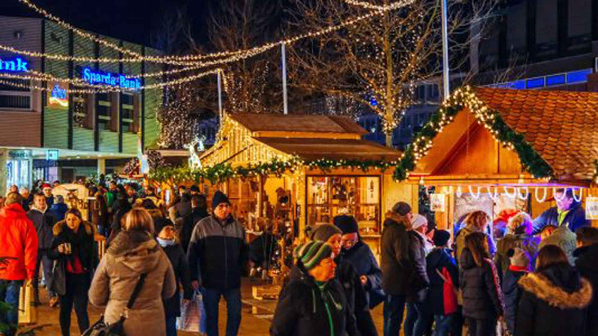 Ehrenamtshütte auf dem Wolfsburger Weihnachtsmarkt 2023