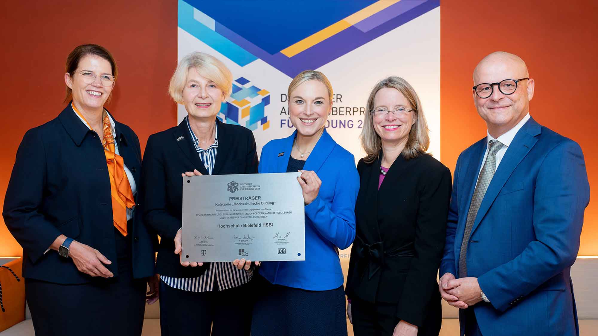 Bielefeld: HSBI erhält Arbeitgeberpreis für Bildung