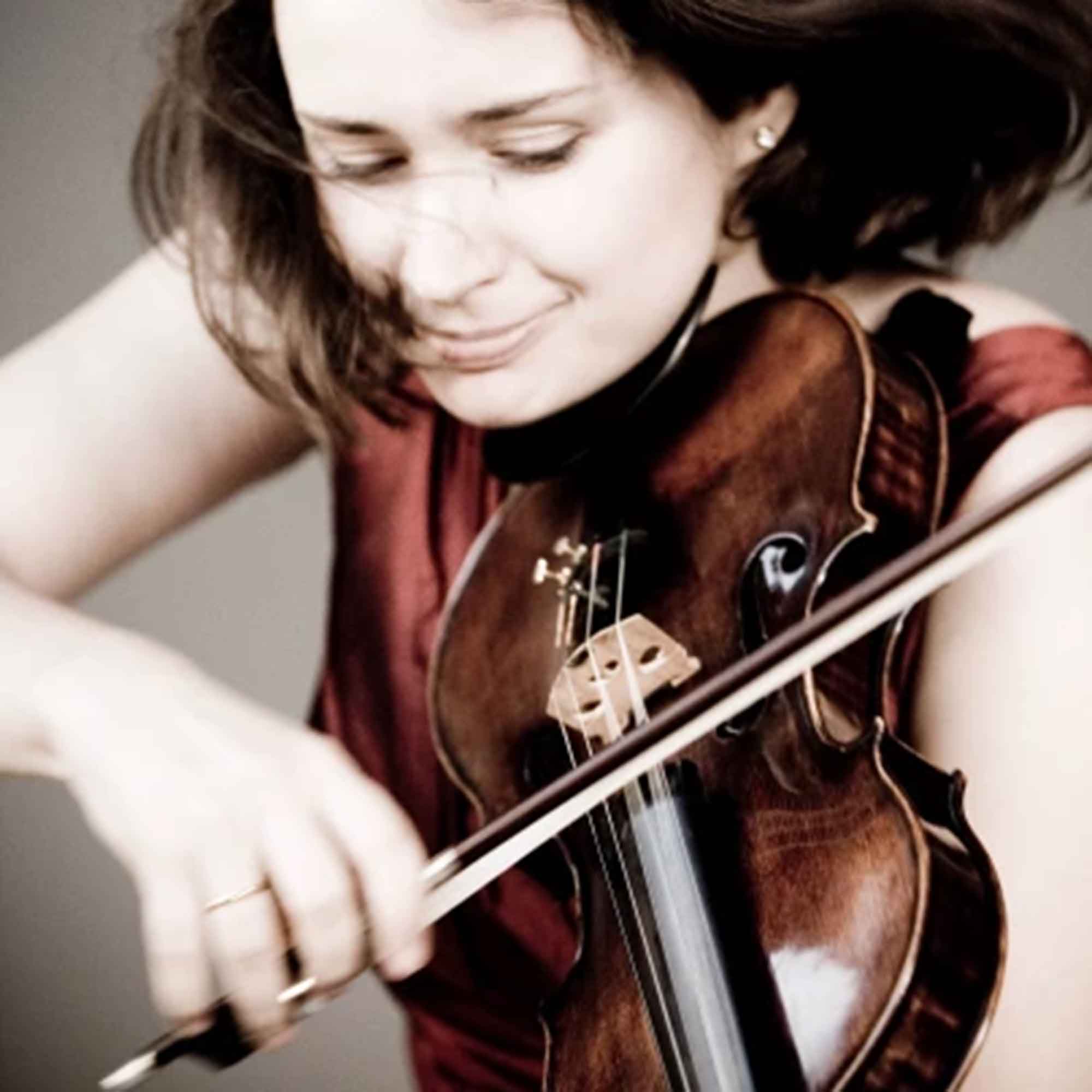 Violinistin Patricia Kopatchinskaja zu Gast bei den Essener Philharmonikern, 9. und 10. November 2023