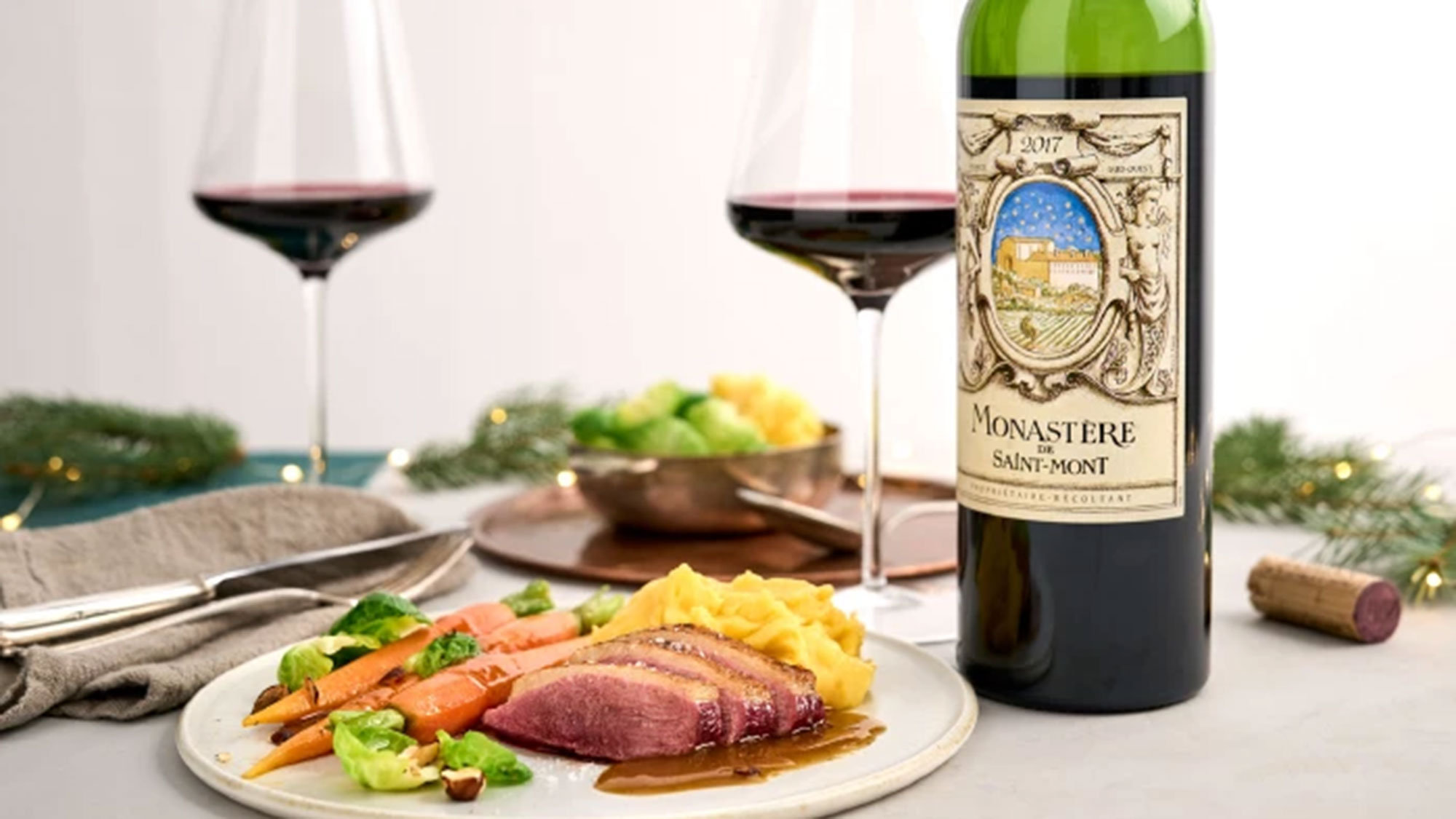 Eleganter Rotwein aus Saint Mont und zarte Entenbrust – ein perfektes Duo für winterliche Genussmomente