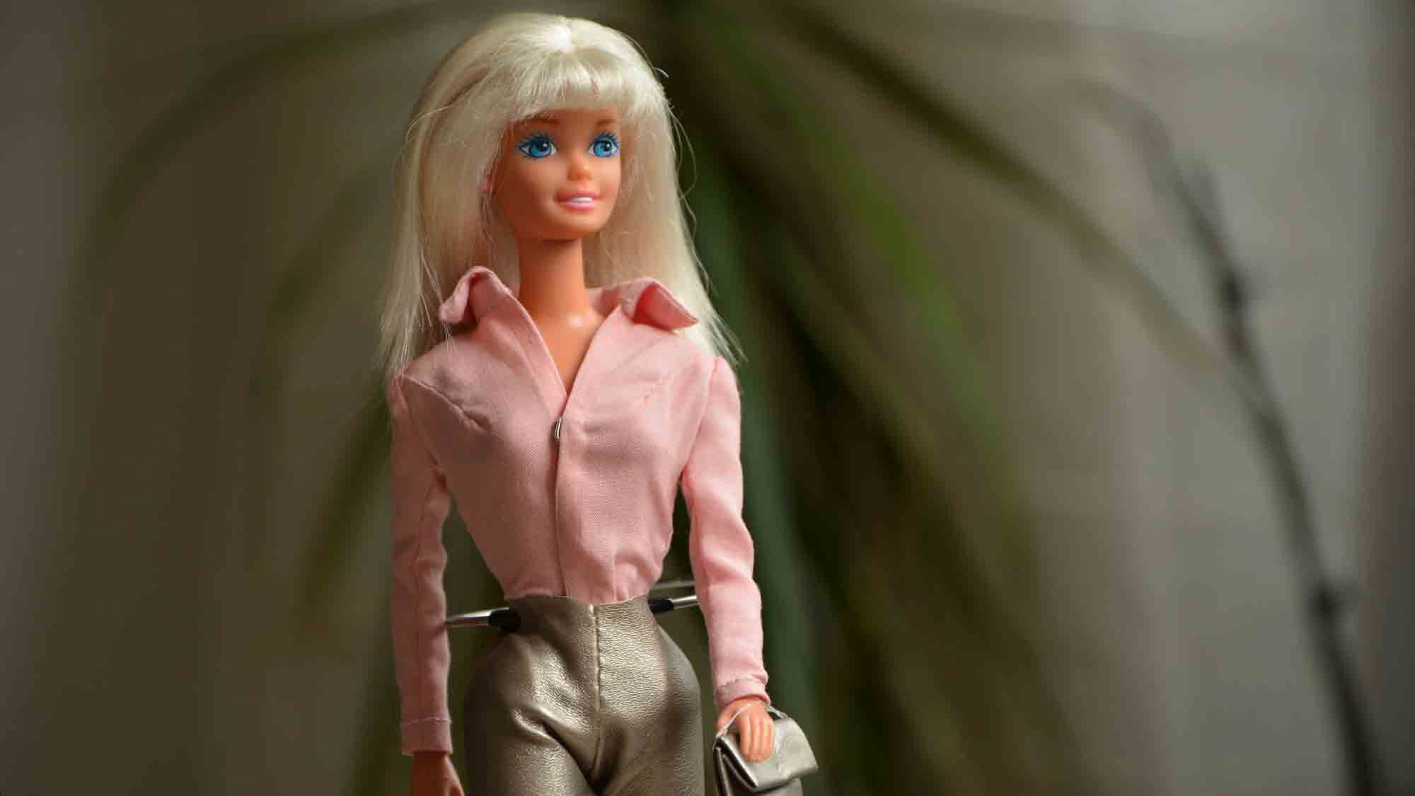 Öko Test, Puppen: Barbie, Lili und Baby Sweetheart rasseln durch