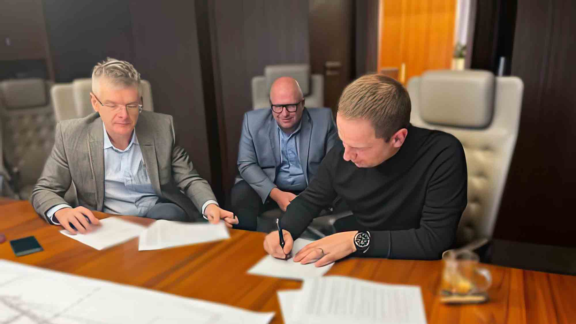 Goodmen Energy unterzeichnet Kooperationsvertrag mit JN Infra A. S. aus Tschechien zur Planung und Herstellung schwimmender Energiezentralen
