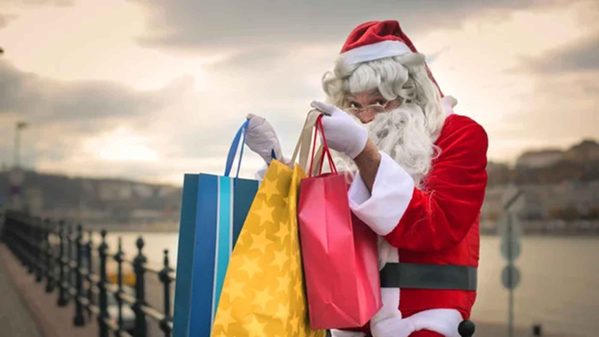 Gütersloh, Weihnachtstüten für die Kinder der Tafel gefüllt – Geschenkaktion wird mit rund 9.000 Euro unterstützt