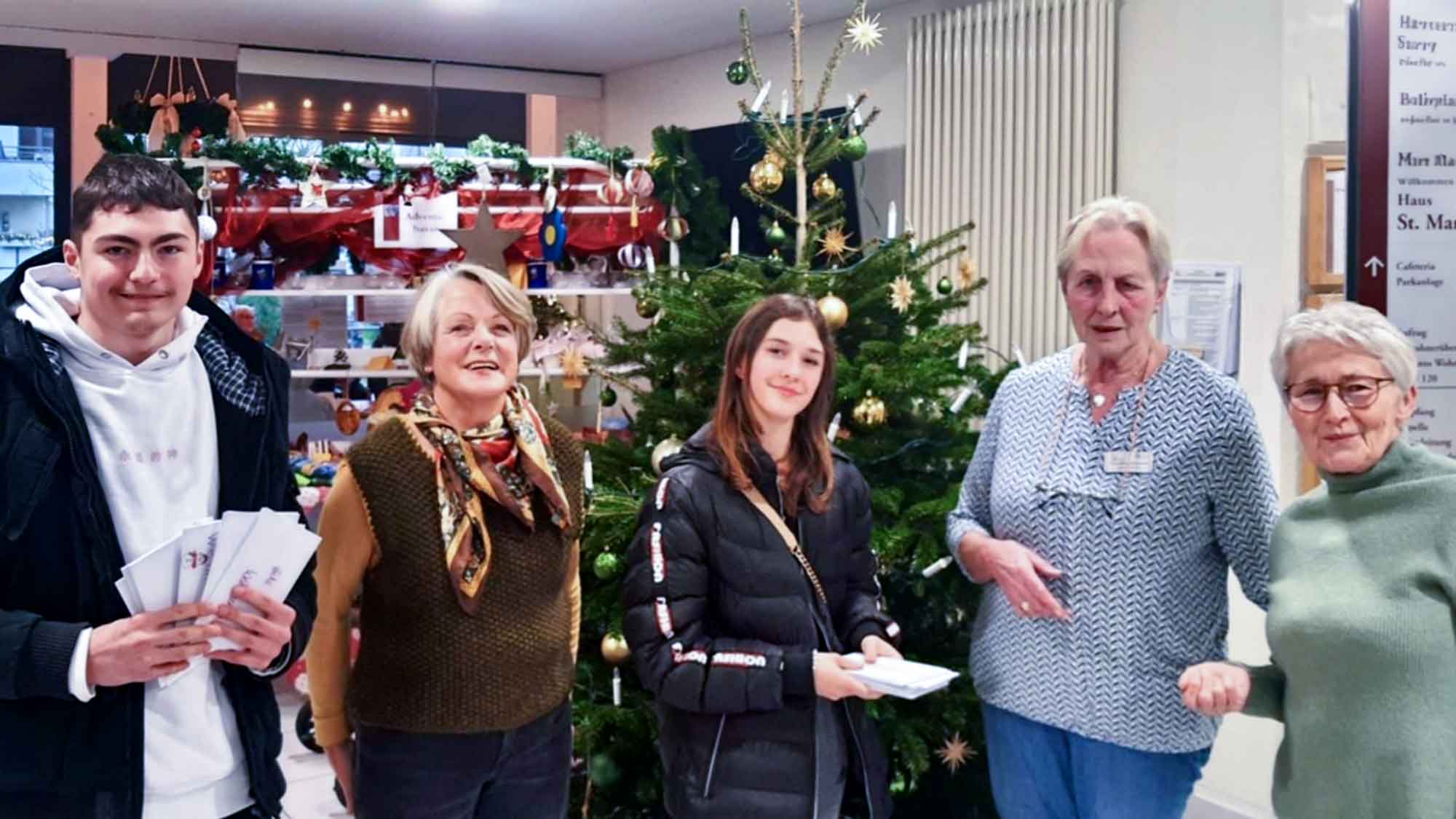 Rietberg: Ein Weihnachtsgruß aus dem Jugendtreff – Neuenkirchener Kinder basteln für Altenheim Bewohner