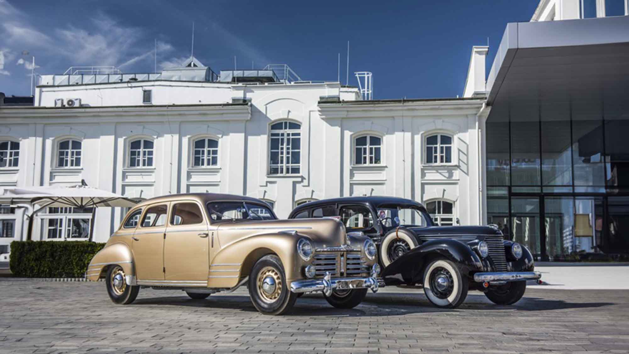 Škoda feiert auf der Klassikerausstellung Rétromobile in Paris das Jubiläum 90 Jahre Superb