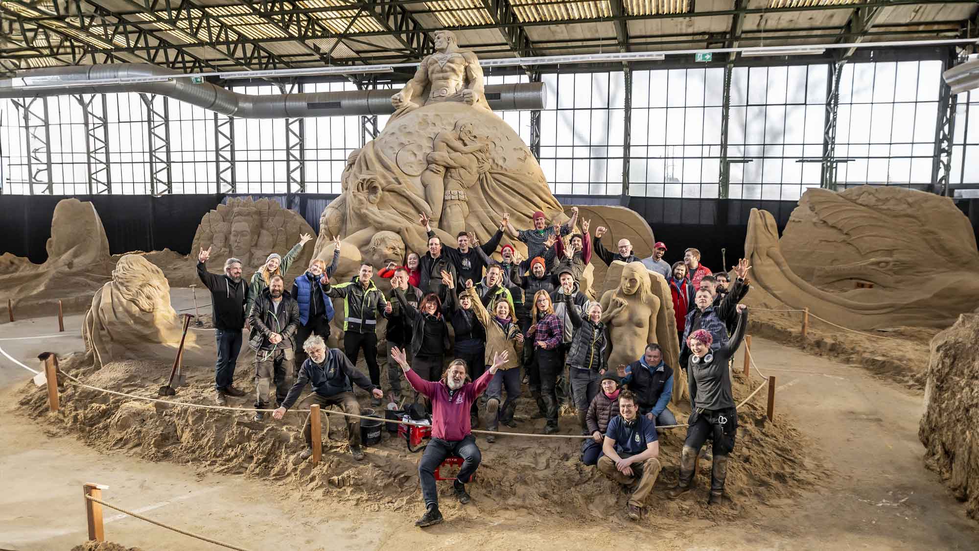 Sagenhaft schön: Die Sandskulpturen sind zurück in Travemünde!