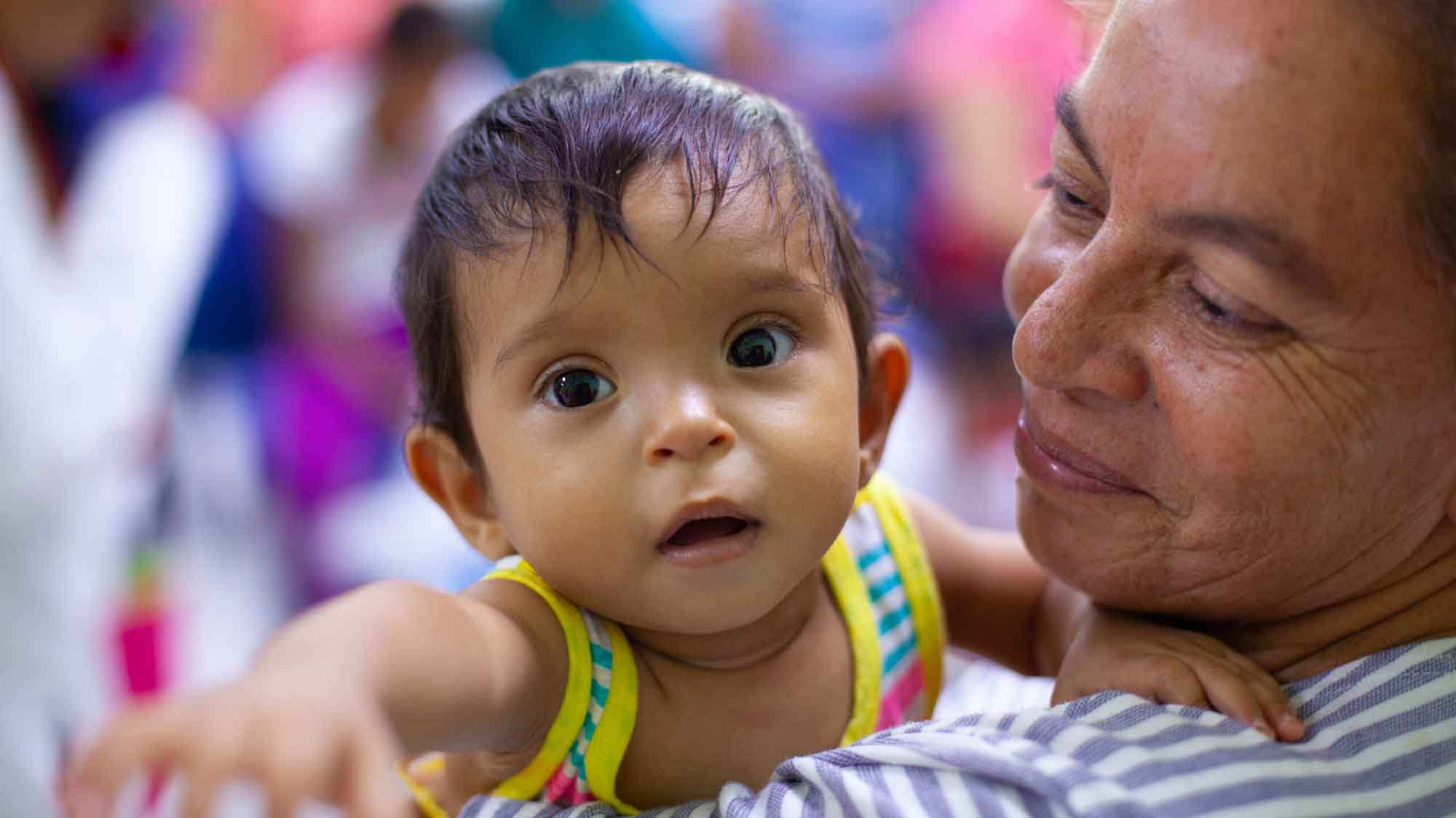 DHL Global Forwarding transportiert für »Kinderherzen« die weltweit erste mobile Herzklinik nach El Salvador